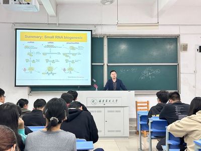 名师引领，技术赋能 未来技术学院助力新生开启专业成长新篇章